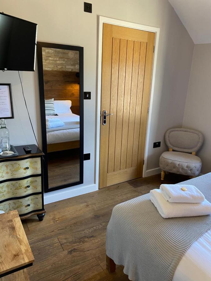 The Queen Matilda Country Rooms Avening Екстер'єр фото