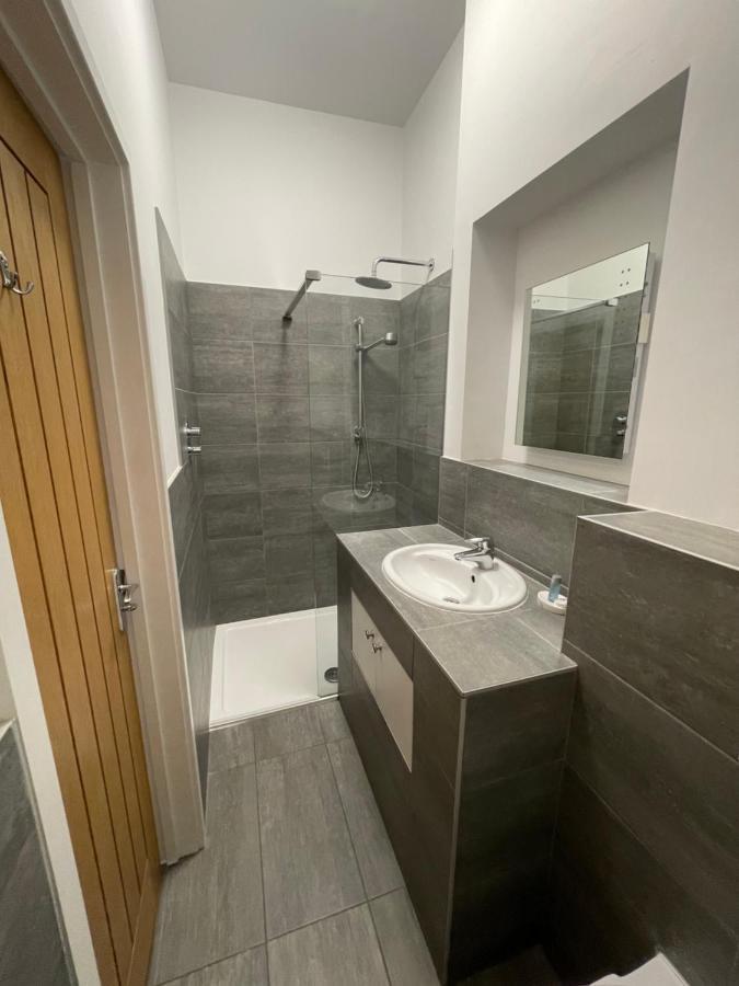The Queen Matilda Country Rooms Avening Екстер'єр фото
